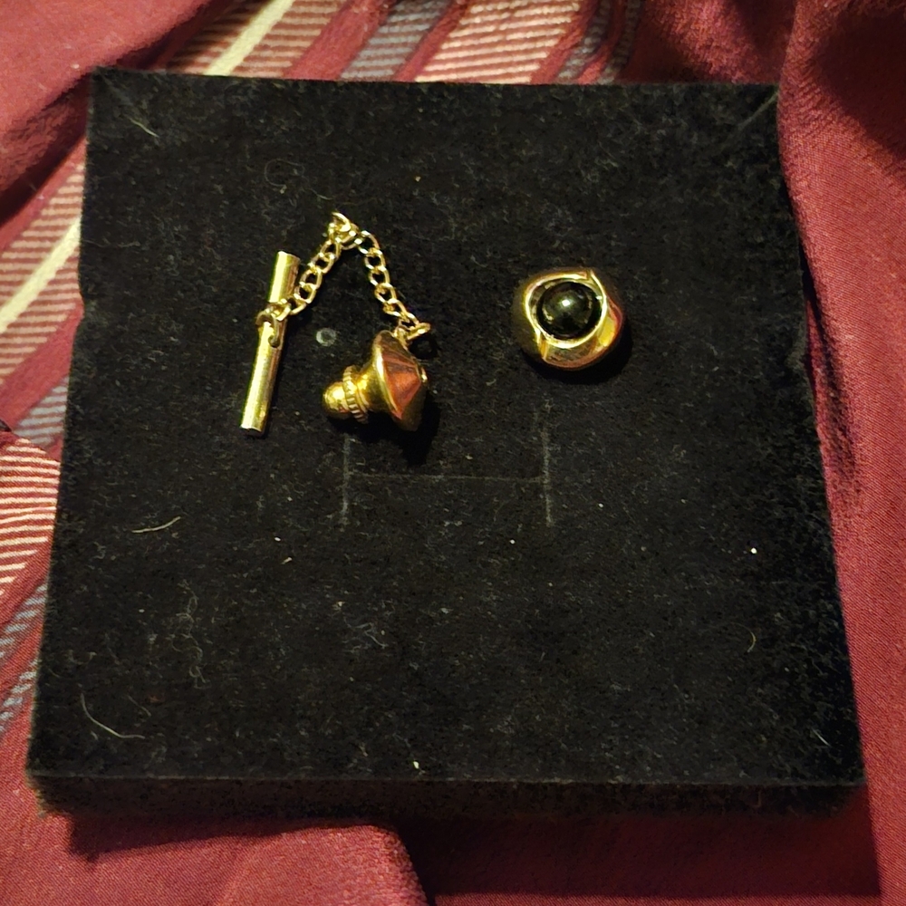 Vintage Tie Tack Featuring Black Decor